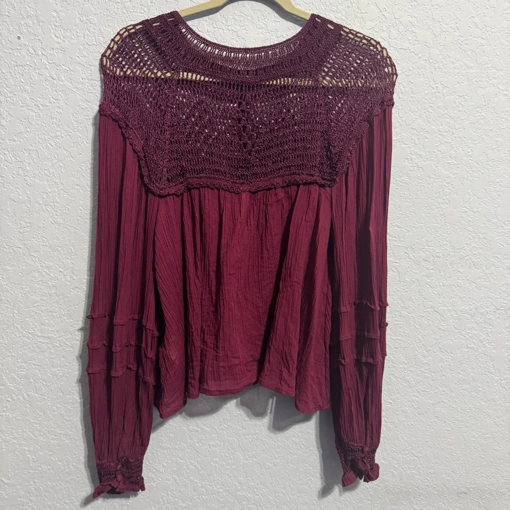 Free People Burgundy Crinkle Boho Crochet Yoke Long Cuffed Sleeve Size Medium